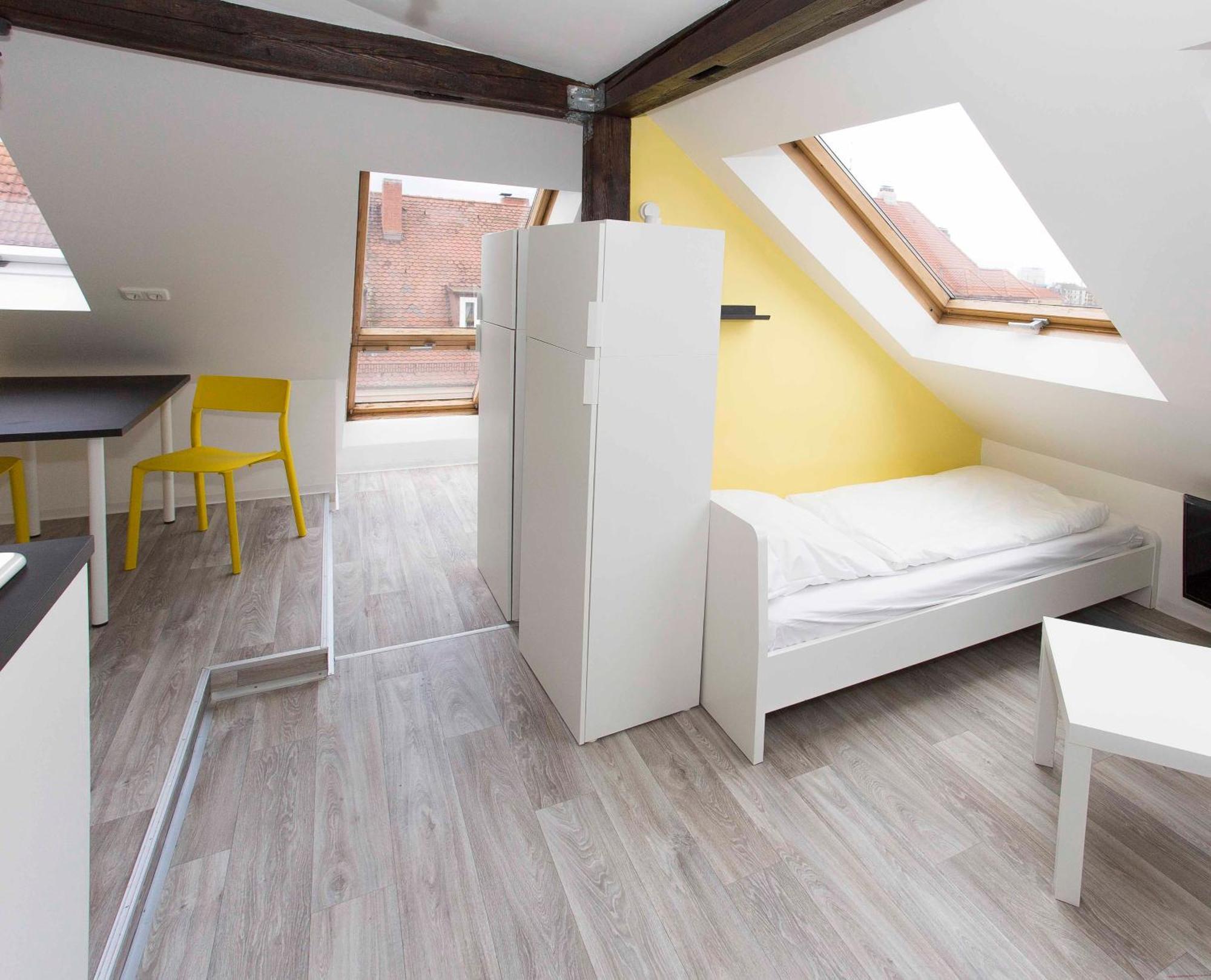 Zentral Gelegene Monteur-dg-wohnung Apartment *