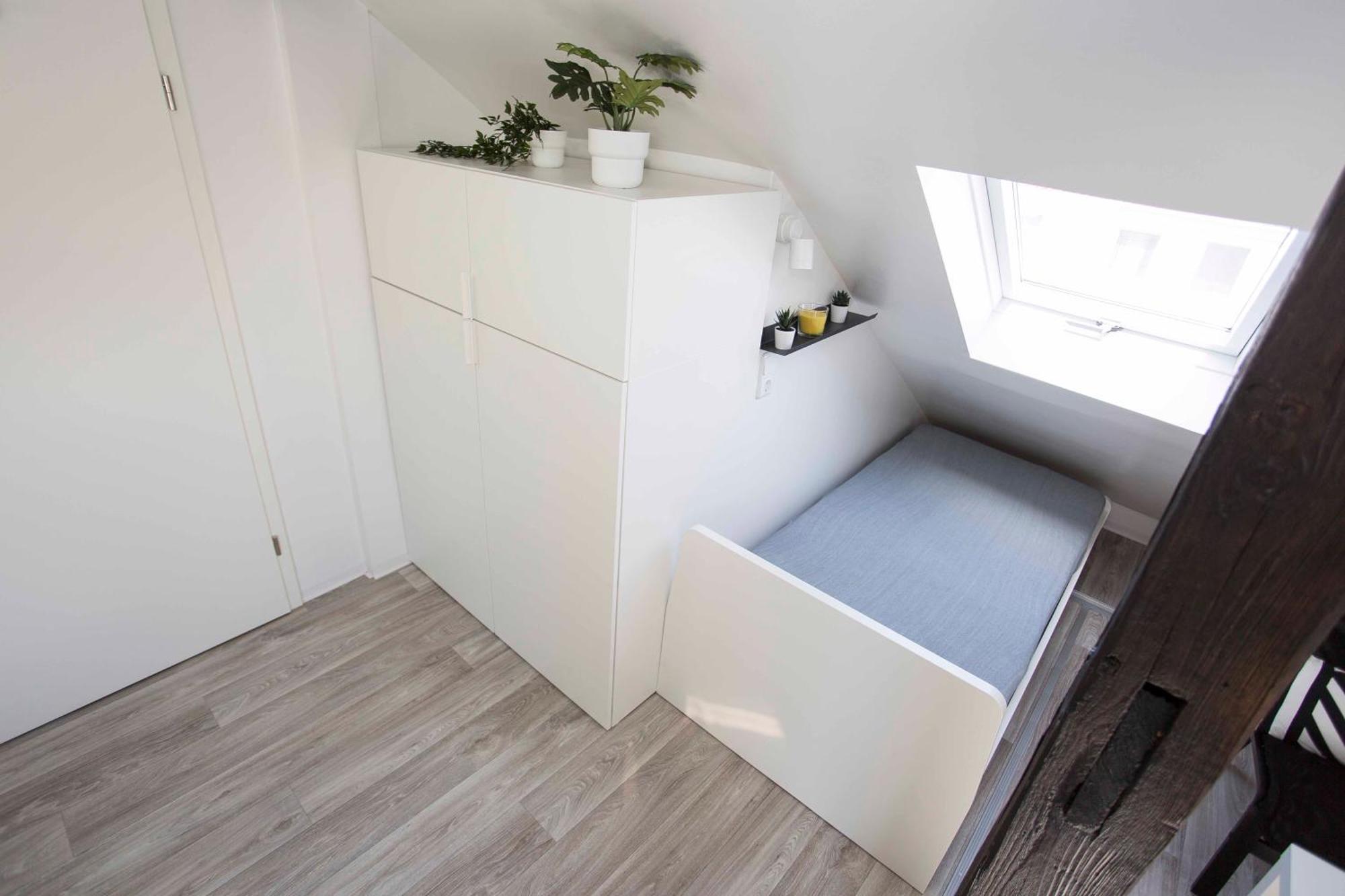 Zentral Gelegene Monteur-dg-wohnung Apartment